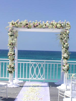 arco de flores para boda en la playa arco de flores para boda en la playa